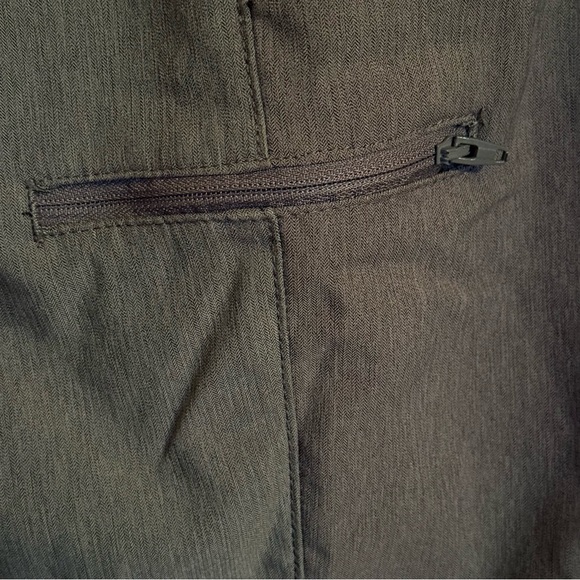 Men's Lee Performance Series Tri-Flex Gray Shorts, Size 36. - Picture 9 of 14